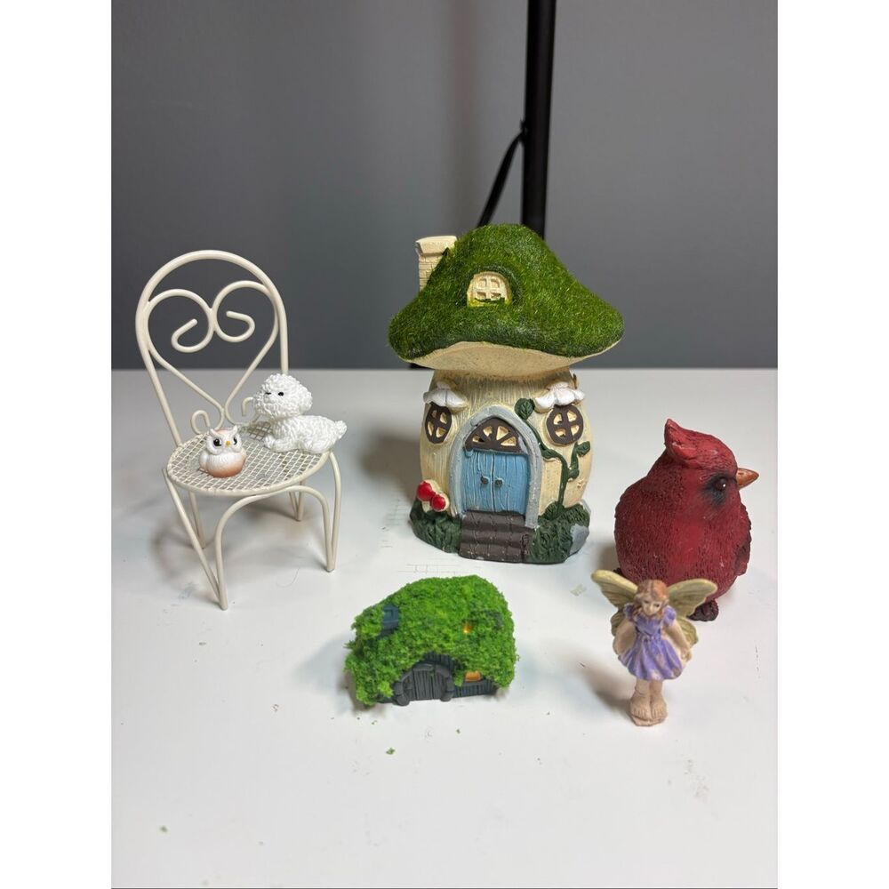 Fairy Garden Miniature Lot Cottage, seven pieces